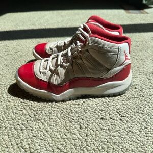 Kids Jordan 11 Retro Cherry , size 1